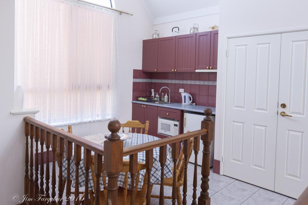 Aarn House B&B Airport Accommodation Perth Exterior foto