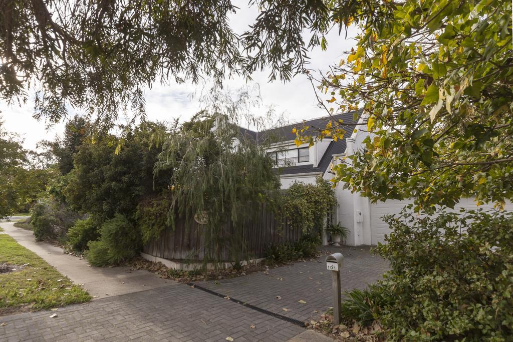 Aarn House B&B Airport Accommodation Perth Exterior foto
